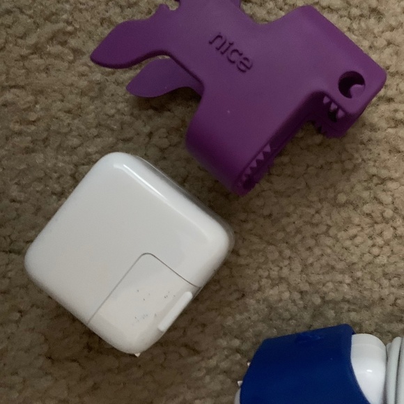 2 WRAP YOUR CORDS and 2 CHARGERS - Picture 3 of 3